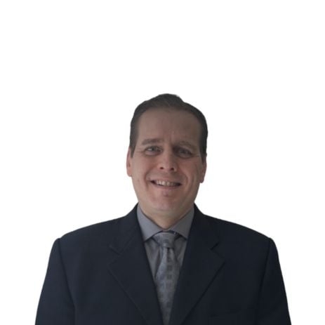 Headshot of Daniel Mathews