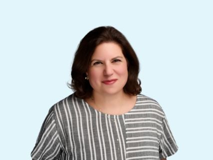 Deniz Razon Headshot